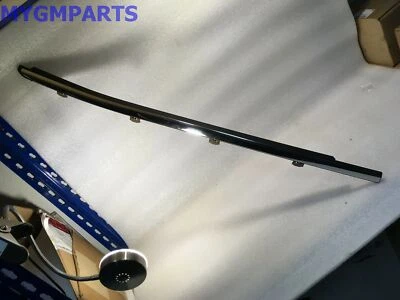 GMC SIERRA CREW CAB PASSENGER REAR DOOR CHROME BELT MOLDING 2014-2017  23227177 - Image 1 of 3