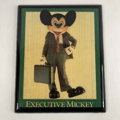 Letrero Ejecutivo Mickey Mouse Madera Laca Cuadro Colgante Pared Hombre Cueva Disney Foto 1 de 4