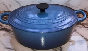 Le Creuset Cocotte Ovale 25cm (9.84 ") 3.2L 3.38qt Marseille Blu Ghisa Usato - Foto 1 di 5
