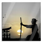 Samurai-Meister vor Horizont Glasbild Quadratisch/Echtglas, mit Wandhalterung