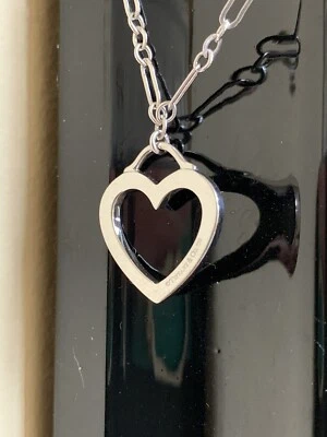 Tiffany & Co 750 18K White Gold Oval Round Link Heart Pendant Necklace - Image 1 of 4