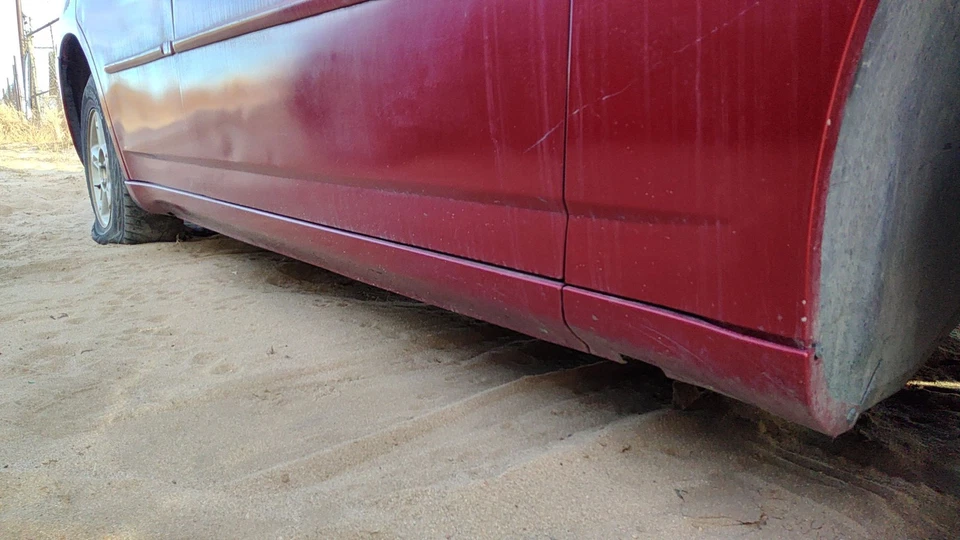 2006-2010 道奇充电器乘客右下摇杆面板成型侧裙 — 第 1/4 张图片