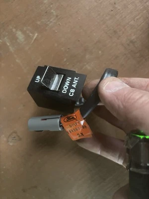 Conjunto de interruptor, C.B. Antena de radio, Lincoln Continental & Mark 1977, NOS Foto 1 de 3