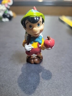Disney Pinocchio W Apple 2.25" PVC Figure Applause Hong Kong Anime Cartoon Movie - Image 1 of 4
