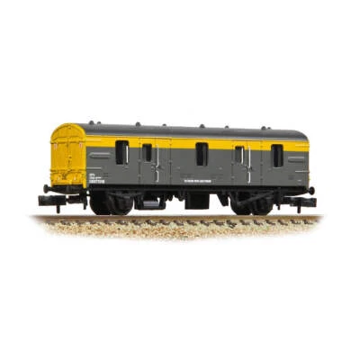 Graham Farish 374-645 N Gauge BR Engineers Mk1 QPV Covered Carriage Truck - Image 1 of 2