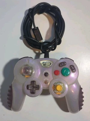 Nintendo GameCube - Mad Catz Control Pad Pro Controller - White - 5626 - Image 1 of 3