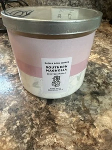 NEW Bath & Body Works 3 Wick Candle 14.5 oz Large - Southern Magnolia - Picture 1 of 3