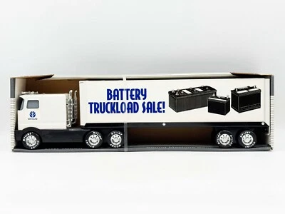 Nylint New Holland Sound Machine Semi Battery Truckload Sale - Image 1 of 3