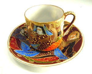 Tasse Untertasse Satsuma Moriage vergoldet handbemalt Unsterbliche besetzt Japan Vintage - Bild 1 von 5