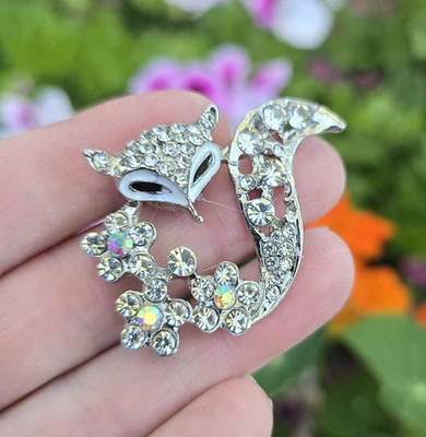 Magnetic Brooch Silver Jeweled Fox. Pin free scarf clasp. Fox, Halloween jewelry - Image 1 of 4