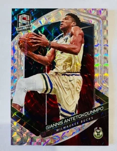 Giannis Antetokounmpo 2019-20 Panini Spectra Interstellar Prizm /49 - Imagen 1 de 1