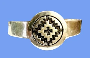 Vintage signiertes frühes Tommy Jackson Navajo Sterlingsilber Armreif Armband KLEIN 5,25" - Bild 1 von 4