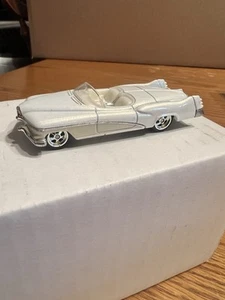 HOT WHEELS GARAGE 30 '51 LE SABRE CONCEPT REAL RIDERS CHASE INITIALS - Picture 1 of 7