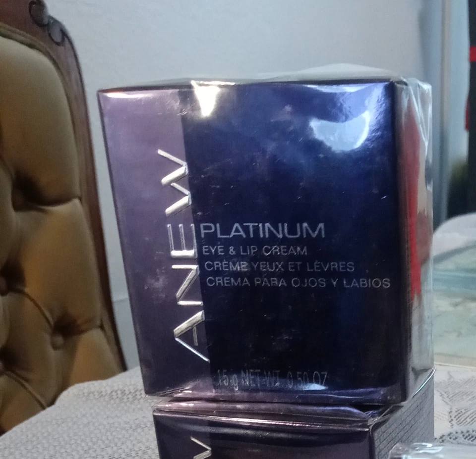 Crema de ojos y labios Avon Anew platino .50 oz Foto 1 de 1