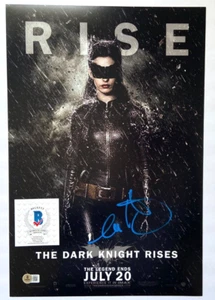 ANNE HATHAWAY FIRMATO IL CAVALIERE OSCURO RISES 12x18 POSTER FILM FOTO CATWOMAN BAS - Foto 1 di 2