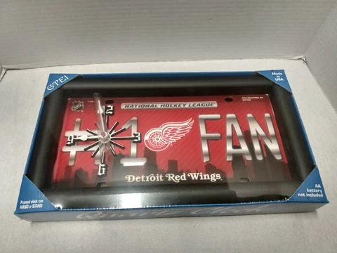 DETROIT RED WINGS  #1 FAN LOGO  NHL USA MADE Quartz  License Plate Clock Cover