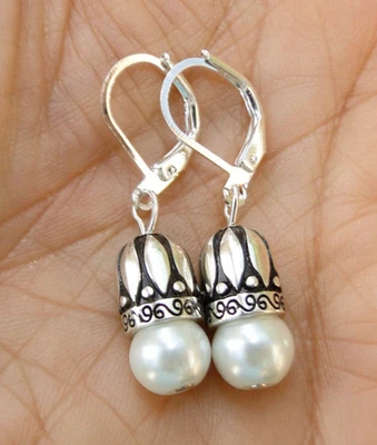 Pendientes alterados Brighton Tahila con tapa de plata y perlas de imitación con palanca trasera Foto 1 de 2