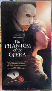 2004 Phantom Of The Opera VHS Late Release 2005 HTF Gerard Butler Blockbuster - Picture 1 of 3