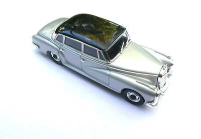 Mercedes 300 d  W 189  Rio 1:43  ohne OVP#2702 xx - Bild 1 von 2