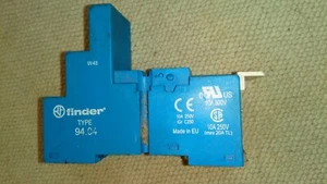 94.04 FINDER Embase Relay, DIN Rail / Panel, Screw, 14 Pin(s), 10 A, 250 V - Picture 1 of 2