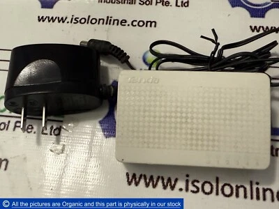 Tenda S105 5 Port 10/100Mbps Fast Ethernet Network Desktop Switch With Adapter - Image 1 of 4