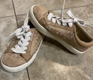 LITTLE GIRLS MICHAEL KORS TAN CASUAL SHOES SZ 13 - Picture 1 of 7