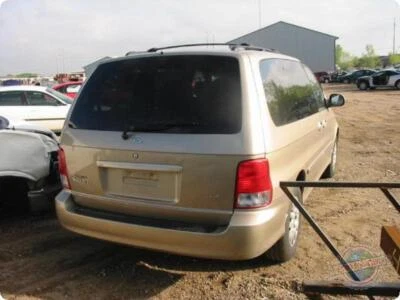 Brazo de control inferior delantero derecho usado delantero se adapta a: Kia Sedona 2002 delantero derecho Foto 1 de 4