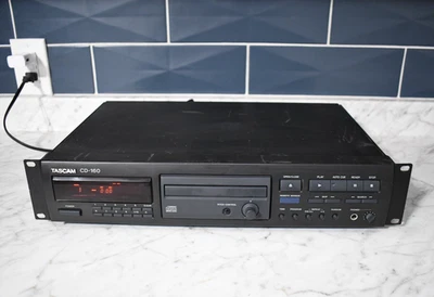 Reproductor de CD/MP3 profesional Tascam CD-160 MKII montado en rack sin control remoto probado Foto 1 de 4