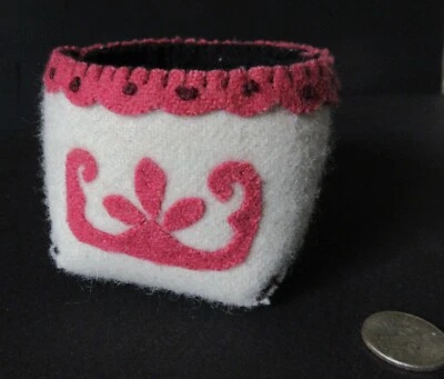 NEW! Wool "Mukuk" w/double curve design - Pam Outdusis Cunningham: Penobscot - Image 1 of 4