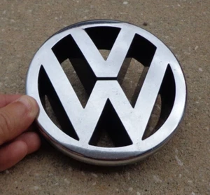 VW Volkswagen Touran grille grill front emblem badge logo OEM Genuine Original - Picture 1 of 2