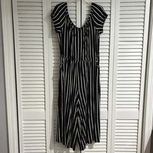 Torrid Sz 1 Super Soft Knit Culotte Jumpsuit Plus 1X Off Shoulder Black Striped - Picture 1 of 8