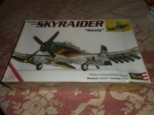 REVELL H-260, 1/40 DOUGLAS A-1H SKYRAIDER "SANDY" PLASTIC MODEL KIT, 1973 SEALED - Bild 1 von 6