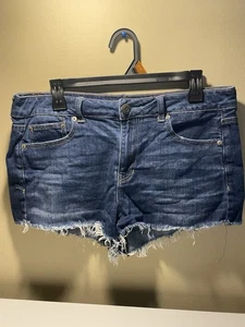 WOMEN'S AMERICAN EAGLE OUTFITTERS TOMGIRL SHORTIE SHORTS DENIM SZ 10 - Picture 1 of 3