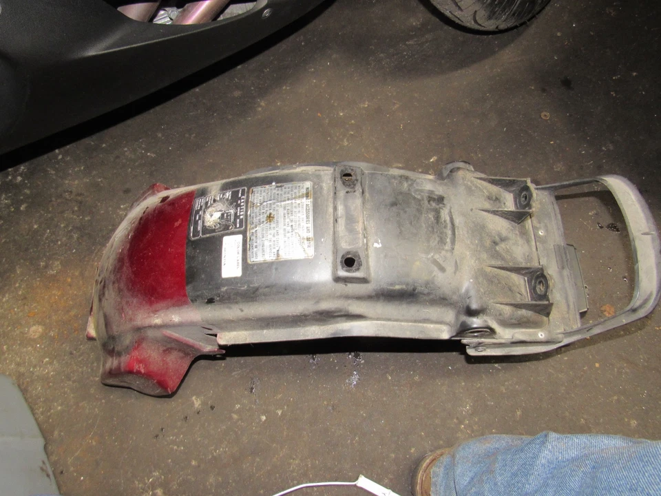 Honda VF700 C V45 1985 guardabarros trasero Magna Foto 1 de 1