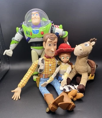 Lote de brinquedos Toy Story vintage: Woody, Buzz Lightyear, Jesse & Bullseye - Imagem 1 de 4