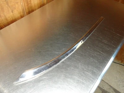 Nuevo moldura puerta inferior derecha NOS GM 1956 Oldsmobile Olds 98 4 puertas Foto 1 de 4