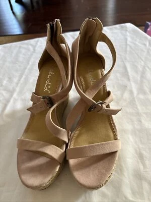 Splendid Women's NWOB Pink Suede Strappy Sandal Wedge Heel Shoe Size 9.5 - Image 1 of 4
