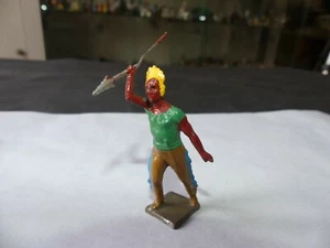 FIGURINE PLOMB CBG PIÉTON INDIEN MARRON ET VERT LANCE - Picture 1 of 2