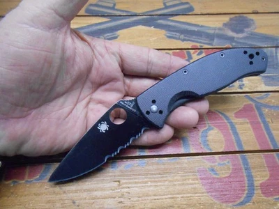 Spyderco Tenacious Pocket Knife Liner Lock Combo Edge Blade G10 - Image 1 of 4