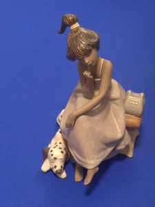 Lladro Chit-Chat | #5466 | Girl talking on Phone with Dalmatian dog - Foto 1 di 22