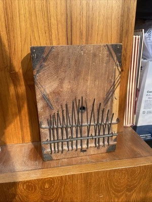 Piano Pulgar-Hecho en Tanzania-10" x 7" x 2" Foto 1 de 4