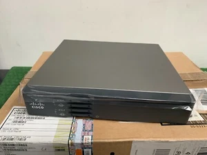 Cisco 867VAE Ethernet/LAN Black Connected Router - Picture 1 of 9