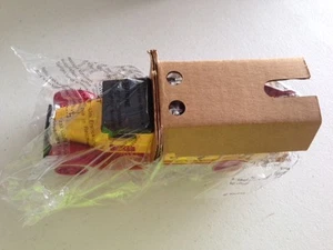 Yellow & Red 1931 Hawkeye Wrecker Bank Diecast Car - Scale 1/34 - ERTL Company Inc. - Bild 1 von 5