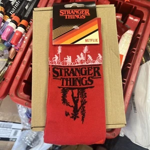 Stranger Things Socken Gr. 3-10 Neu - Bild 1 von 3