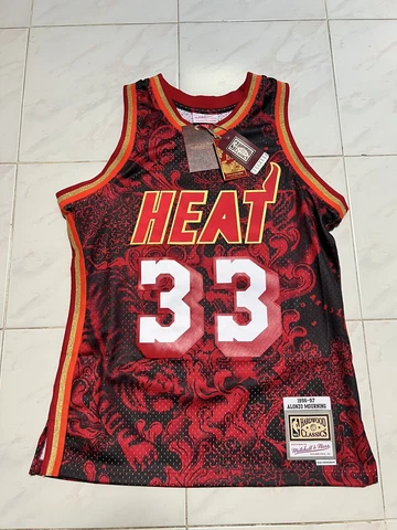 Mitchell & Ness Alonzo Mourning Miami Heat 1996-97 Lunar Year Swingman Jersey XL Cover