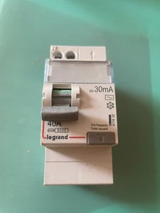interrupteur différentiel LEGRAND 40A 30mA type AC 411632 - Imagen 1 de 1