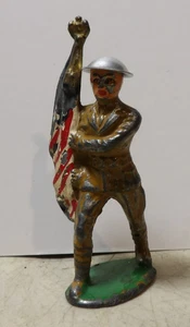 Vintage/Antik Barclay Manoil Bleispielzeug Soldat amerikanischer Fahnenträger mit Helm - Bild 1 von 5