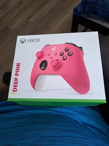 Microsoft Xbox Wireless Controller For Xbox Series X / S, Xbox One & Windows PC - Picture 1 of 3