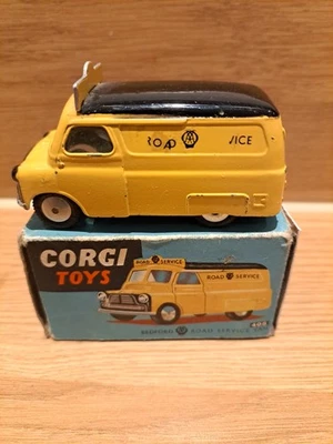 CORGI 408 BEDFORD AA. VAN BOXED - Image 1 of 4