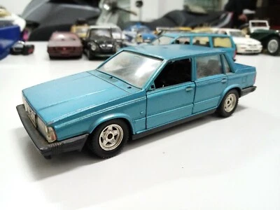 Polistil  Volvo 740 GLE, scala 1/25, made in Italy, usato. - Immagine 1 di 4
